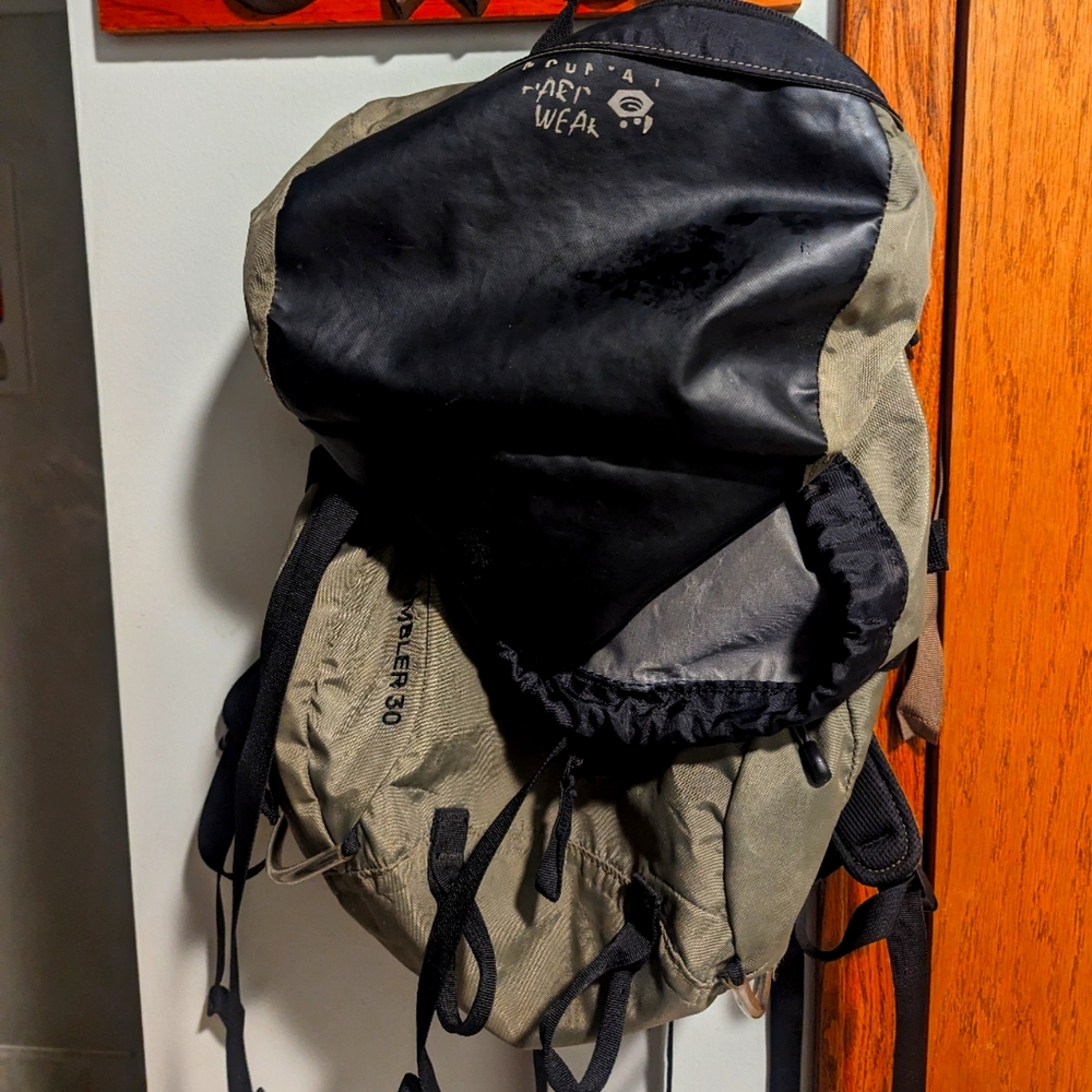 Mountain hardware scrambler 30 backpack